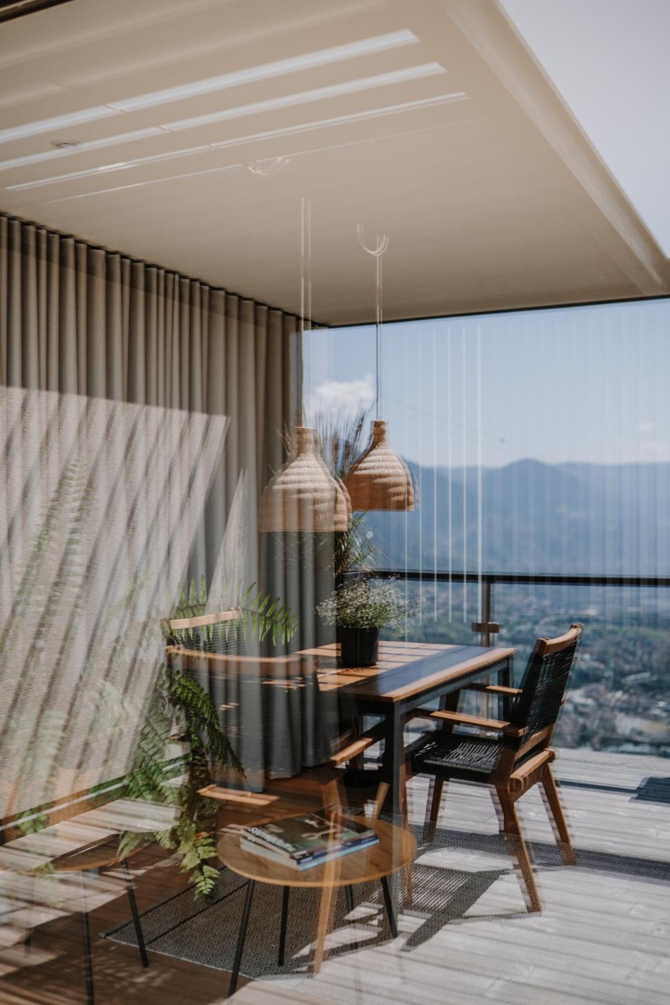 Farnhaus Apartment Tirolo Bagian luar foto